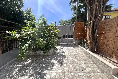 Casa in vendita, Via Squillace, Roma