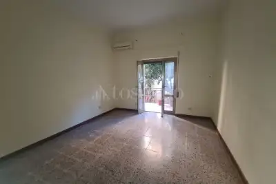 Casa in vendita, Via S. Pellico, Pomezia