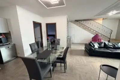 Casa Indipendente in vendita, Via Treviso, Pomezia