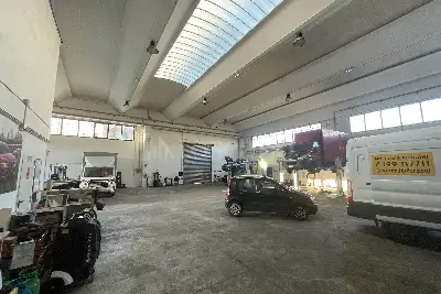 Capannone in vendita, Via dei Castelli Romani, Pomezia