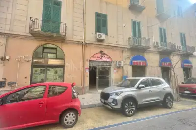 Negozio in vendita, Via Nicola Fabrizi, Messina