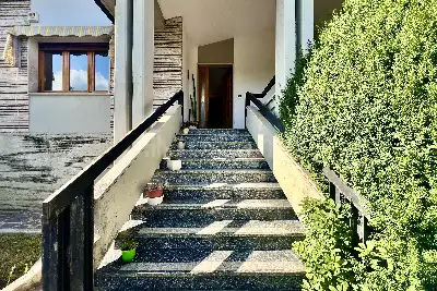 Villa in vendita, Via Pratomaggiore , Desenzano del Garda