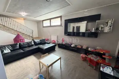 Casa Indipendente in vendita, Via Treviso, Pomezia