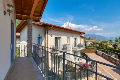 Villa Bifamiliare in vendita, Viale Ernesto Thomas, Brusimpiano