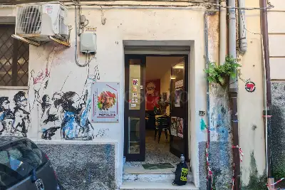 Negozio in vendita, Salita I del Rosario, Catanzaro