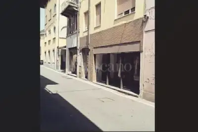 Negozio in vendita, Via Butti, Porto Ceresio