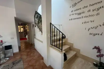 Villa in vendita, Via Giulio Bertoni, Roma