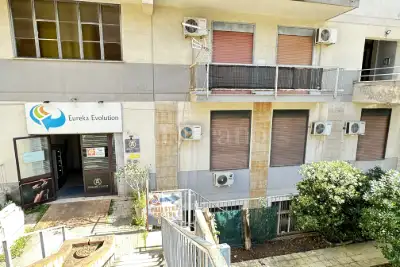 Ufficio in affitto, Via Michele La Rosa, Palermo
