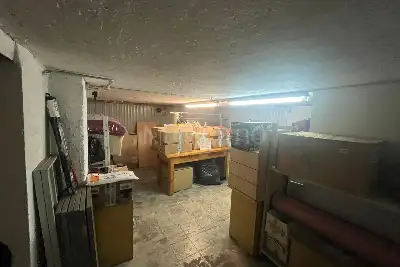 Negozio in vendita, Via Raffaele De Cesare, Roma