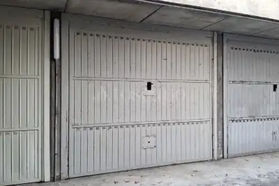 Box in vendita, Piazza Europa, Corsico