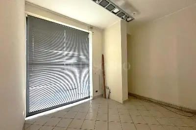 Negozio in affitto, Corso San Vito, Mascalucia