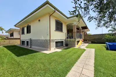 Villa Bifamiliare in vendita, Via del Triangolo, Anzio