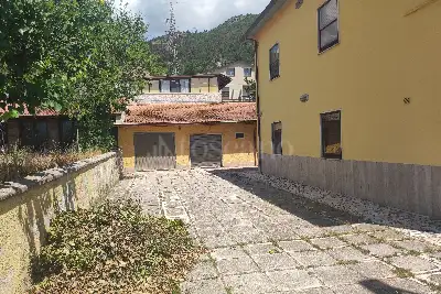 Casa Indipendente in vendita, Via Antica Arischia, L'Aquila