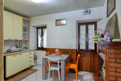 Casa in vendita, Via A.Manzoni, Cunardo