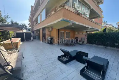 Casa in vendita, Piazza dei Canotti, Roma