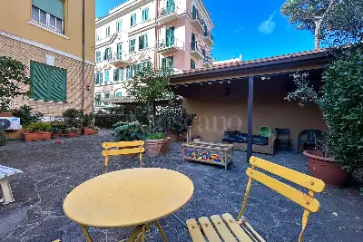 Casa in affitto, Viale della Pineta di Ostia, Roma