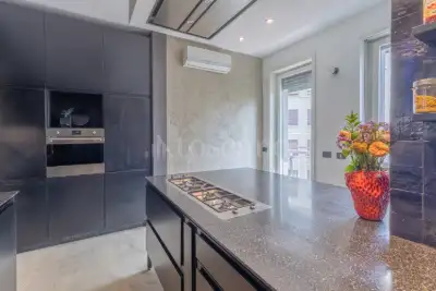 Casa in vendita, Via Nino Bixio, Milano