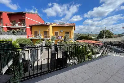 Villino a Schiera in vendita, Via Currolo, Catania