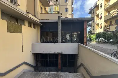 Capannone in vendita, Via Milano, Prato