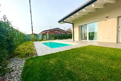 Villa in vendita, Via Montebello, Lonato del Garda