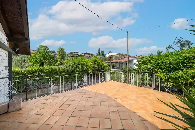 Villa Bifamiliare in vendita, Via Monte Tapino, Moniga del Garda