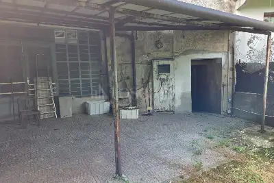 Palazzo in vendita, Via G. Parini, Erba