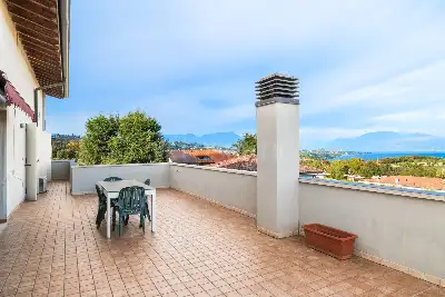 Villa in vendita, Via Barcuzzi , Lonato del Garda