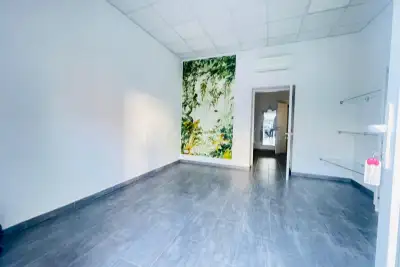Negozio in vendita, Via Tibullo, Milano
