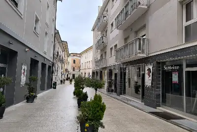 Negozio in vendita, Via Giuseppe Verdi, L'Aquila