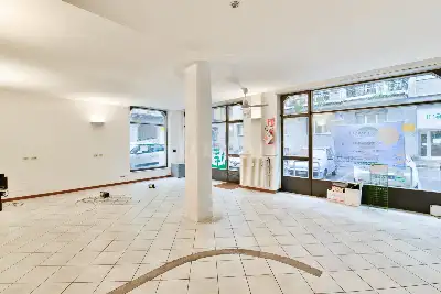 Negozio in vendita, Via Rezzonico, Como