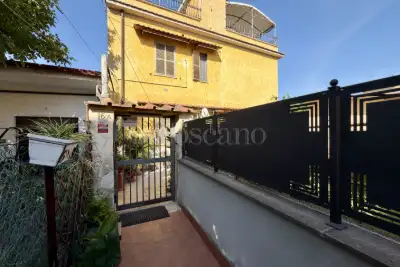 Casa in vendita, Via Flavia Demetria, Roma