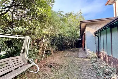 Casa Indipendente in vendita, Via Giuseppe Giacosa, Brescia