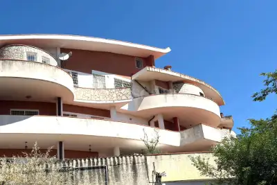 Villa Plurifamiliare in vendita, Vicolo della Riserva del Fontanile, Roma