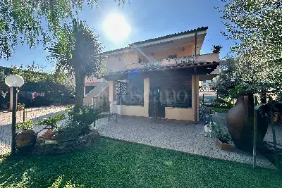 Villa in vendita, Via Armungia, Fiumicino