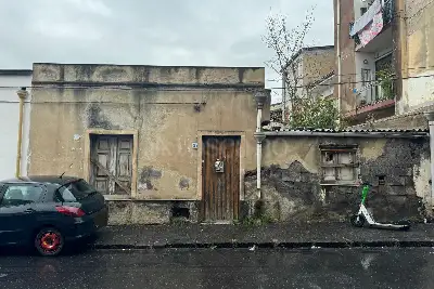 Casa Indipendente in vendita, RAPISARDI, VIA SELVOSA, Catania