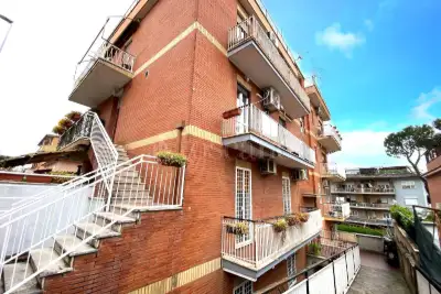 Casa in vendita, Via Baveno, Roma