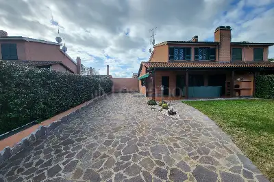 Villa in vendita, Parchi Della Colombo, Roma