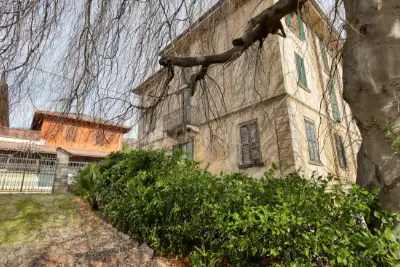 Casa in vendita, Via Cavour, Marchirolo