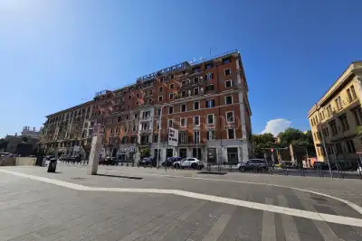 Negozio in affitto, Largo Brindisi, Roma