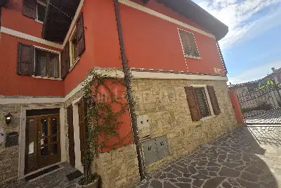 Casa Indipendente in vendita, Ad.ze Casa Natale di Papa Paolo VI, Concesio