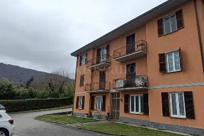 Casa Indipendente in vendita, Via Provinciale, Cadegliano-Viconago