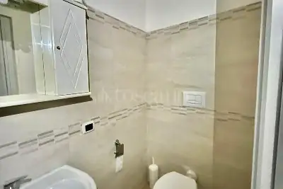 Negozio in affitto, Via Francesco Tedesco, Avellino