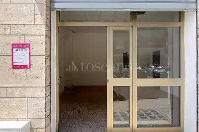 Negozio in affitto, Via Claudio Fermi, Sassari