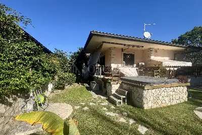 Villa in vendita, Via Torcegno, Roma