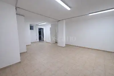 Magazzino in affitto, Via Isonzo , Monza