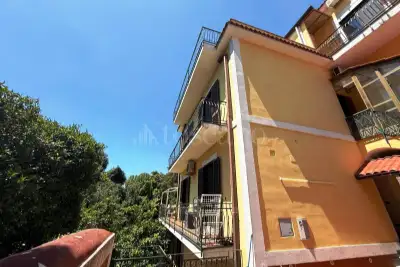 Palazzo in vendita, Via Nicola Ricciardi, Napoli