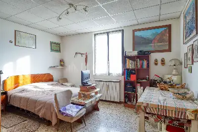 Casa Indipendente in vendita, Via Della Repubblica, Bisuschio