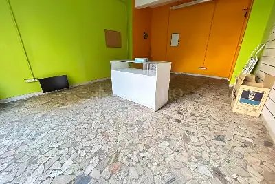 Negozio in vendita, Via Francesco Grenet, Roma