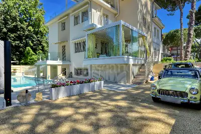 Villa in vendita, Via Luigi Pirandello, Camaiore