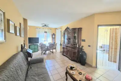 Villino a Schiera in vendita, Via Vallinfreda, Guidonia Montecelio